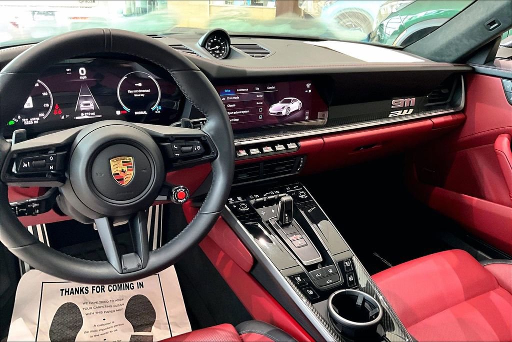 Used 2025 Porsche 911 Carrera RWD image 9