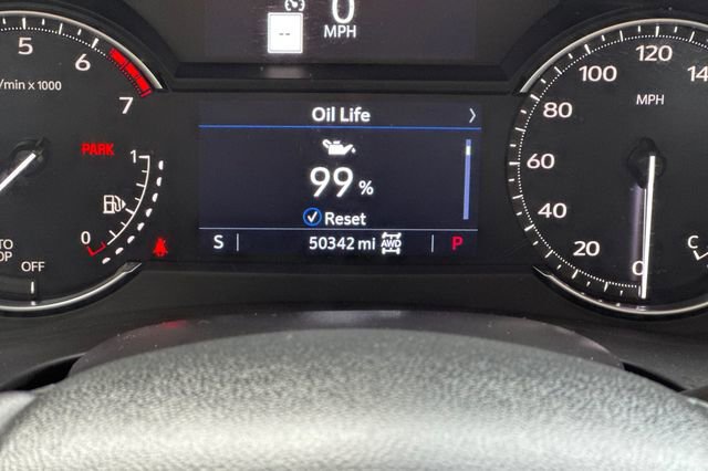 Certified 2023 Cadillac XT4 Luxury w/ Cold Weather Package image 28