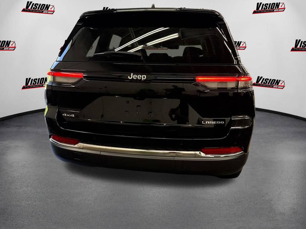 Used 2023 Jeep Grand Cherokee Laredo AWD/4WD image 6