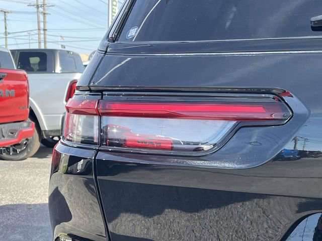 Used 2024 Jeep Grand Cherokee L Altitude image 10