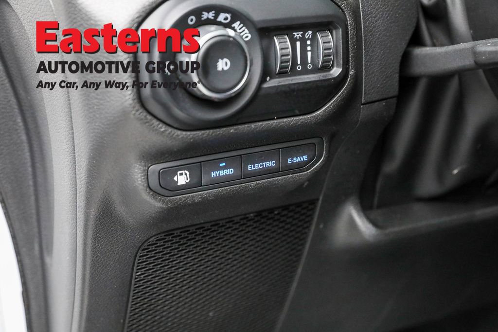 Used 2022 Jeep Wrangler Unlimited Rubicon 4xe w/ Cold Weather Group AWD/4WD image 23