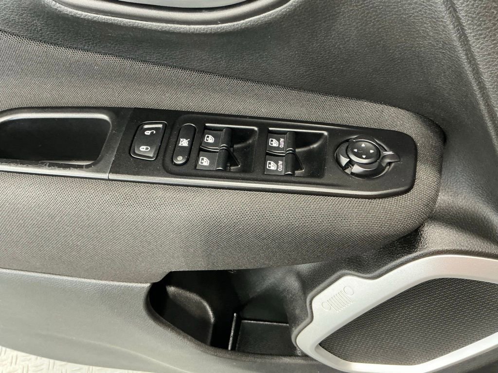 Used 2020 Jeep Renegade Sport w/ UConnect 7.0 Group image 30