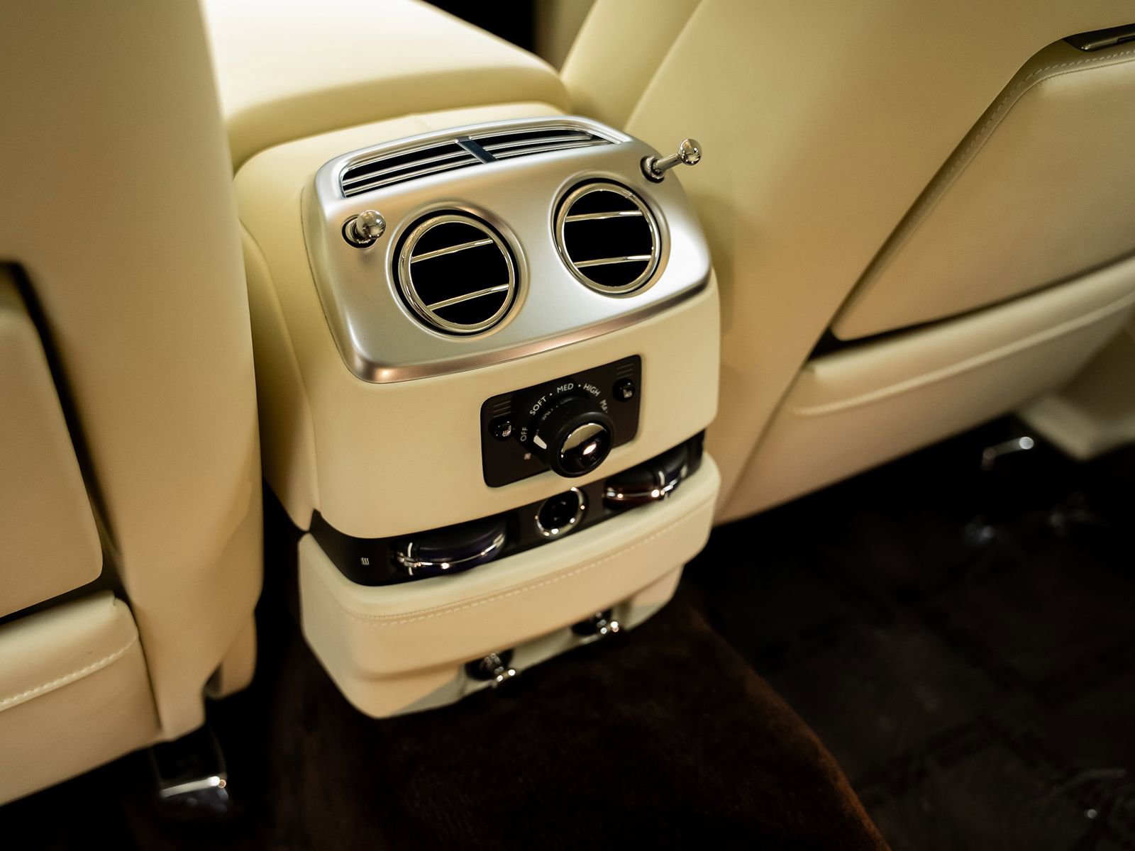 Used 2017 Rolls-Royce Ghost image 41