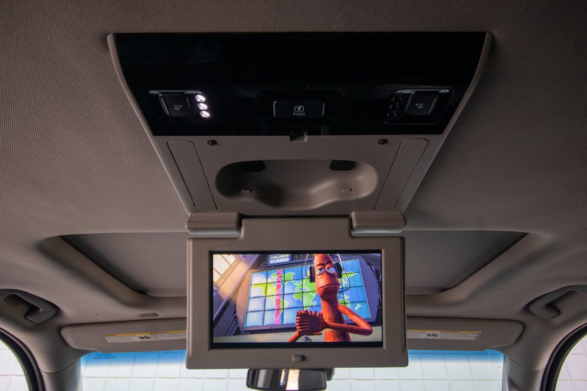 Used 2017 Chevrolet Suburban Premier AWD/4WD image 48