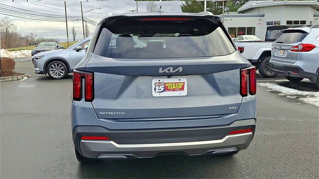 Used 2025 Kia Sorento S image 7
