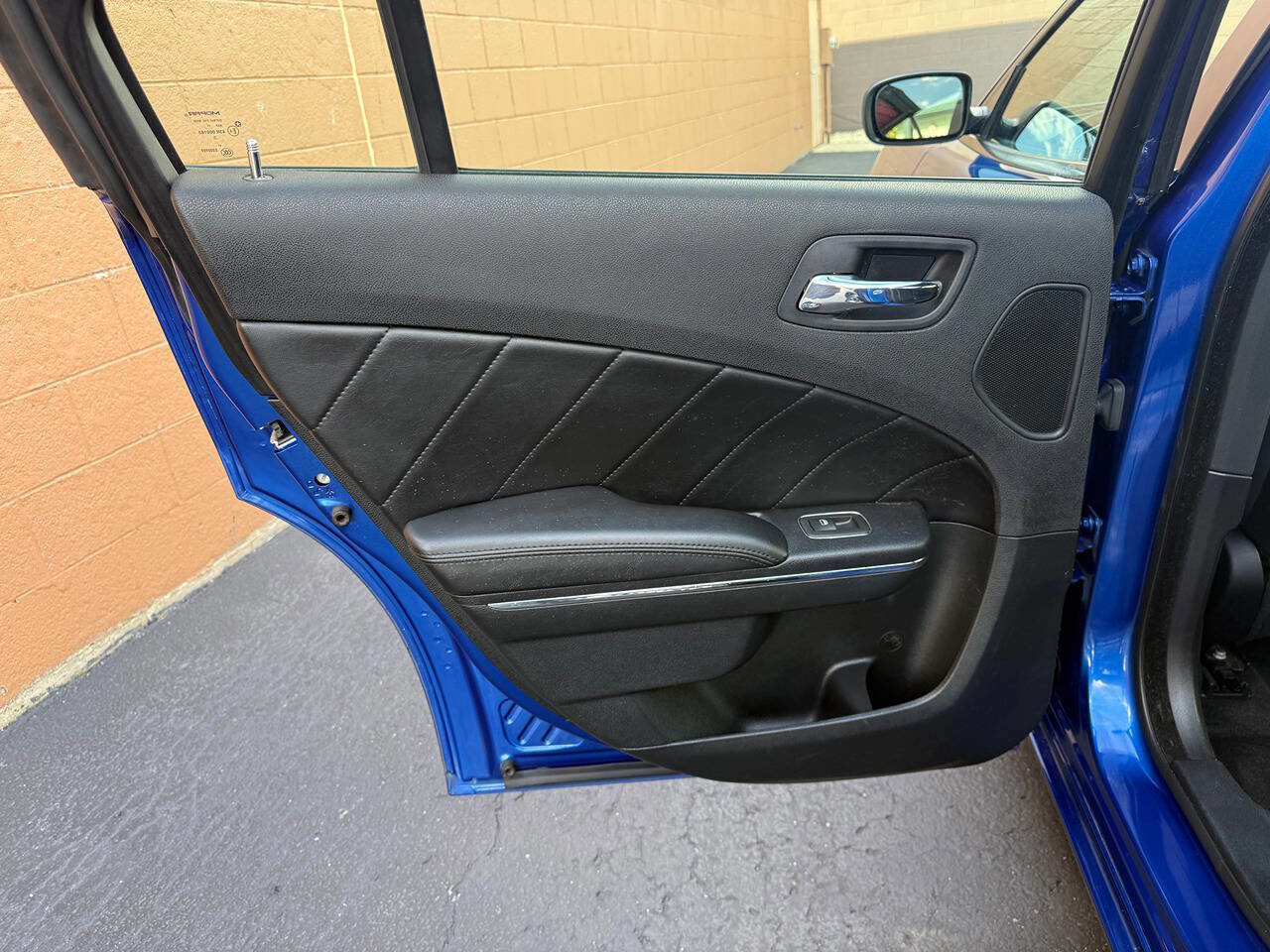 Used 2012 Dodge Charger R/T w/ Wheels & Tunes Group image 18