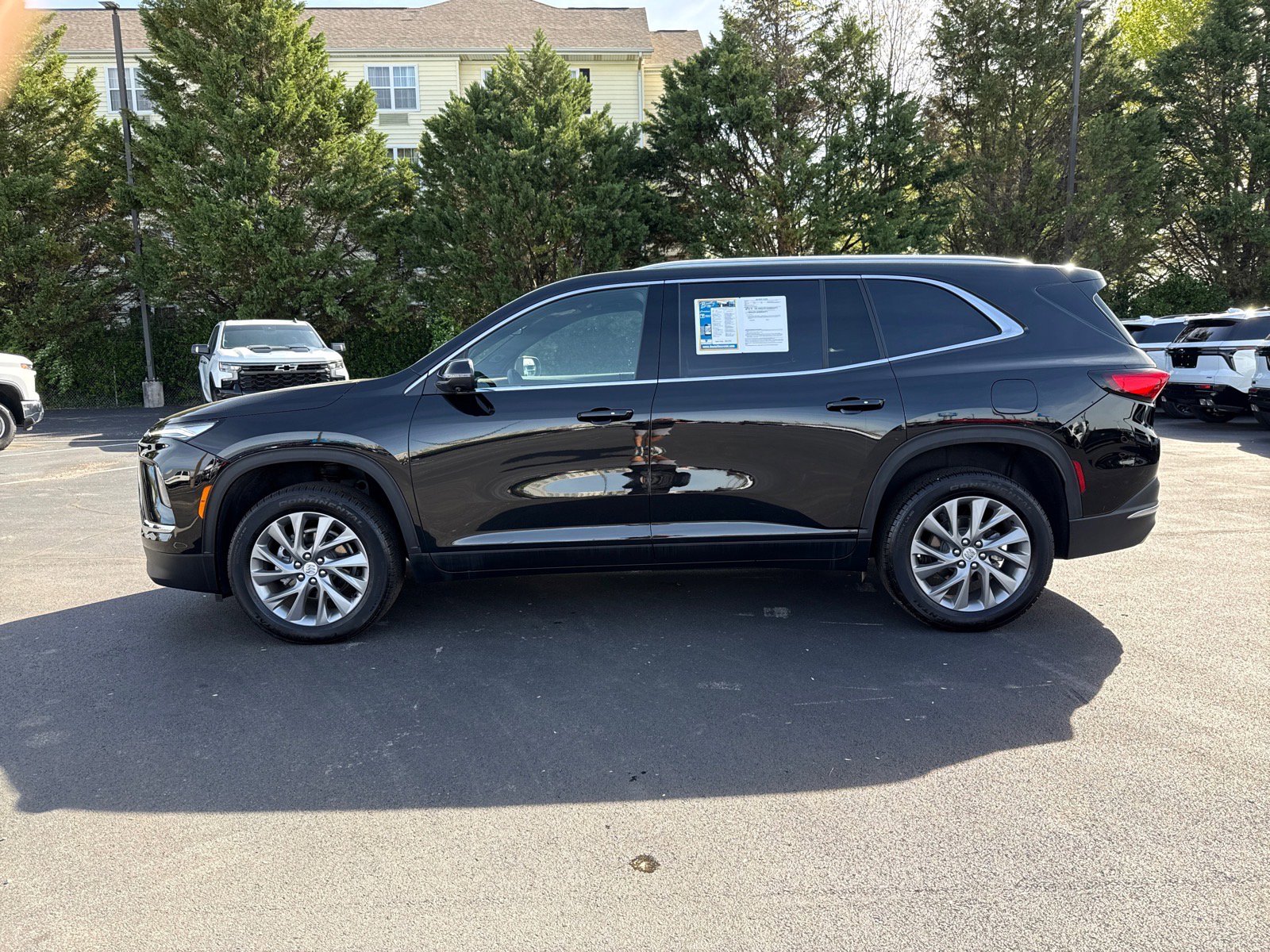 Used 2025 Buick Enclave Preferred image 6
