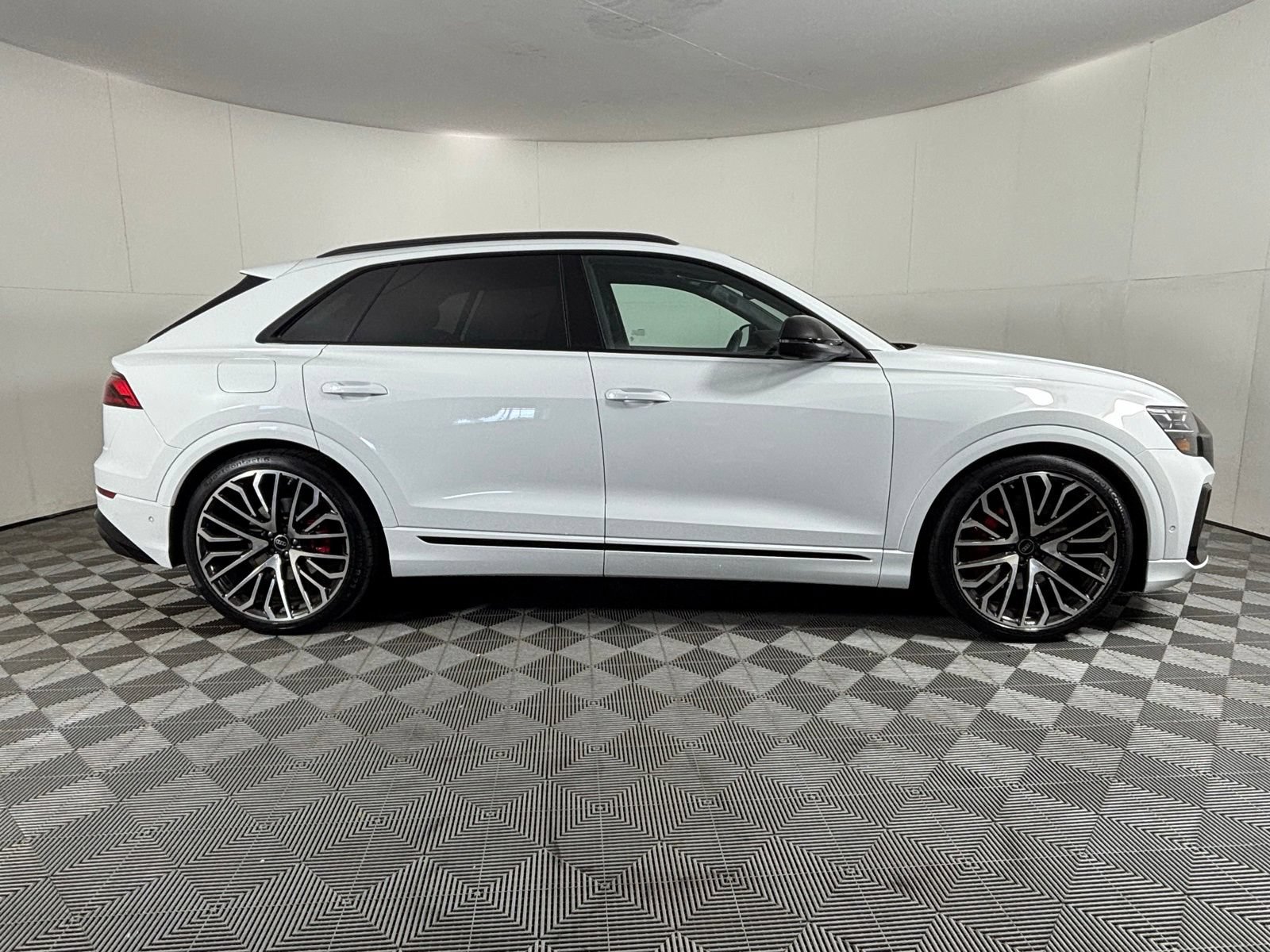 New 2026 Audi SQ8 Prestige AWD/4WD image 9