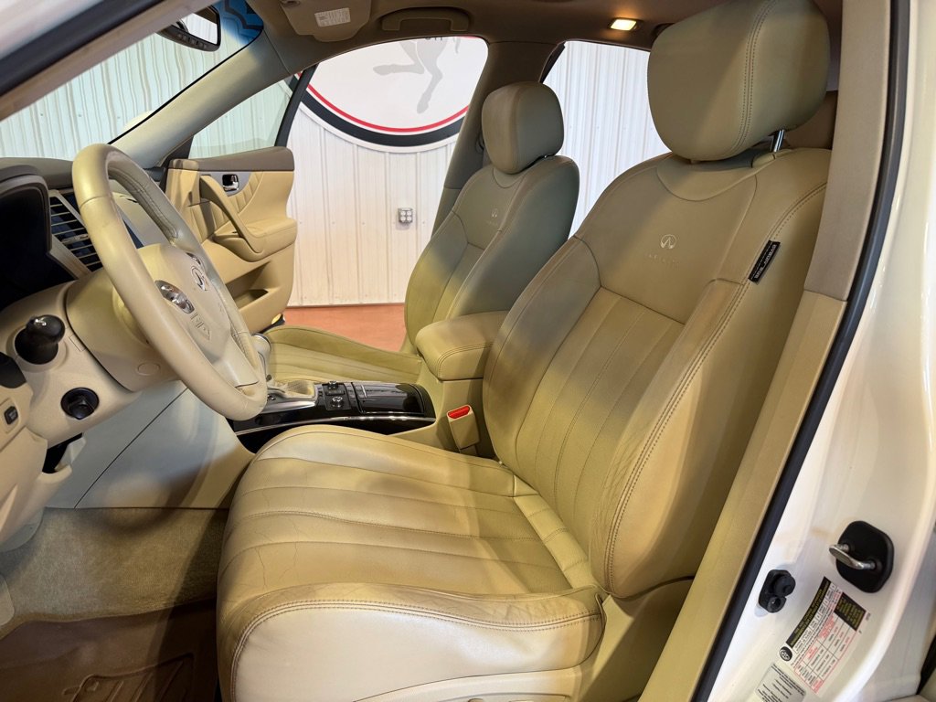 Used 2013 INFINITI FX37 AWD w/ Premium Pkg image 18