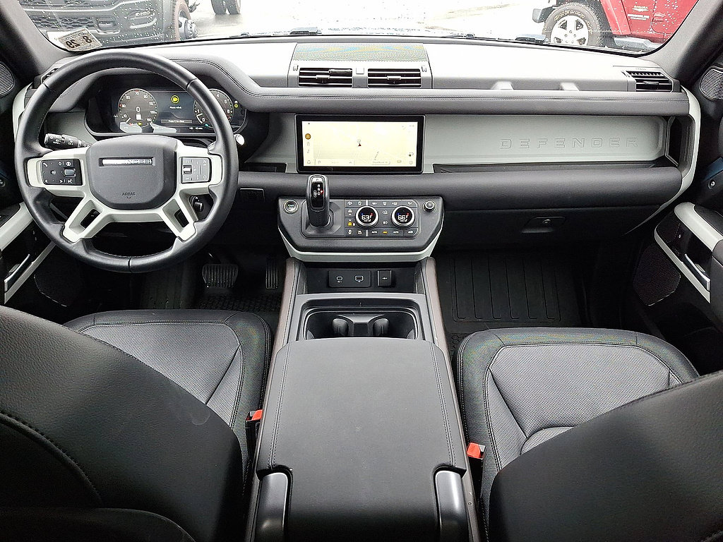 Used 2024 Land Rover Defender 90 X-Dynamic SE AWD/4WD image 10