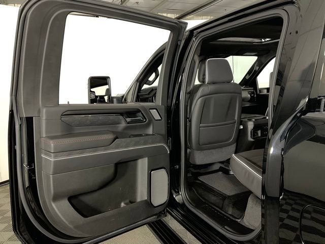 Used 2025 GMC Sierra 2500 AT4X image 34