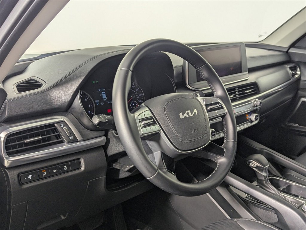 Used 2022 Kia Telluride LX image 11