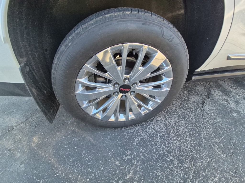 Used 2021 GMC Yukon Denali w/ Denali Premium Package image 9