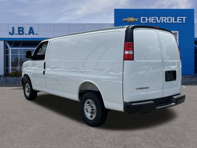 New 2025 Chevrolet Express 3500 Work Van w/ Driver Convenience Package image 27