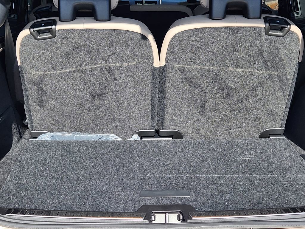 New 2026 Volvo XC90 T8 Plus w/ Protection Package Premier image 20