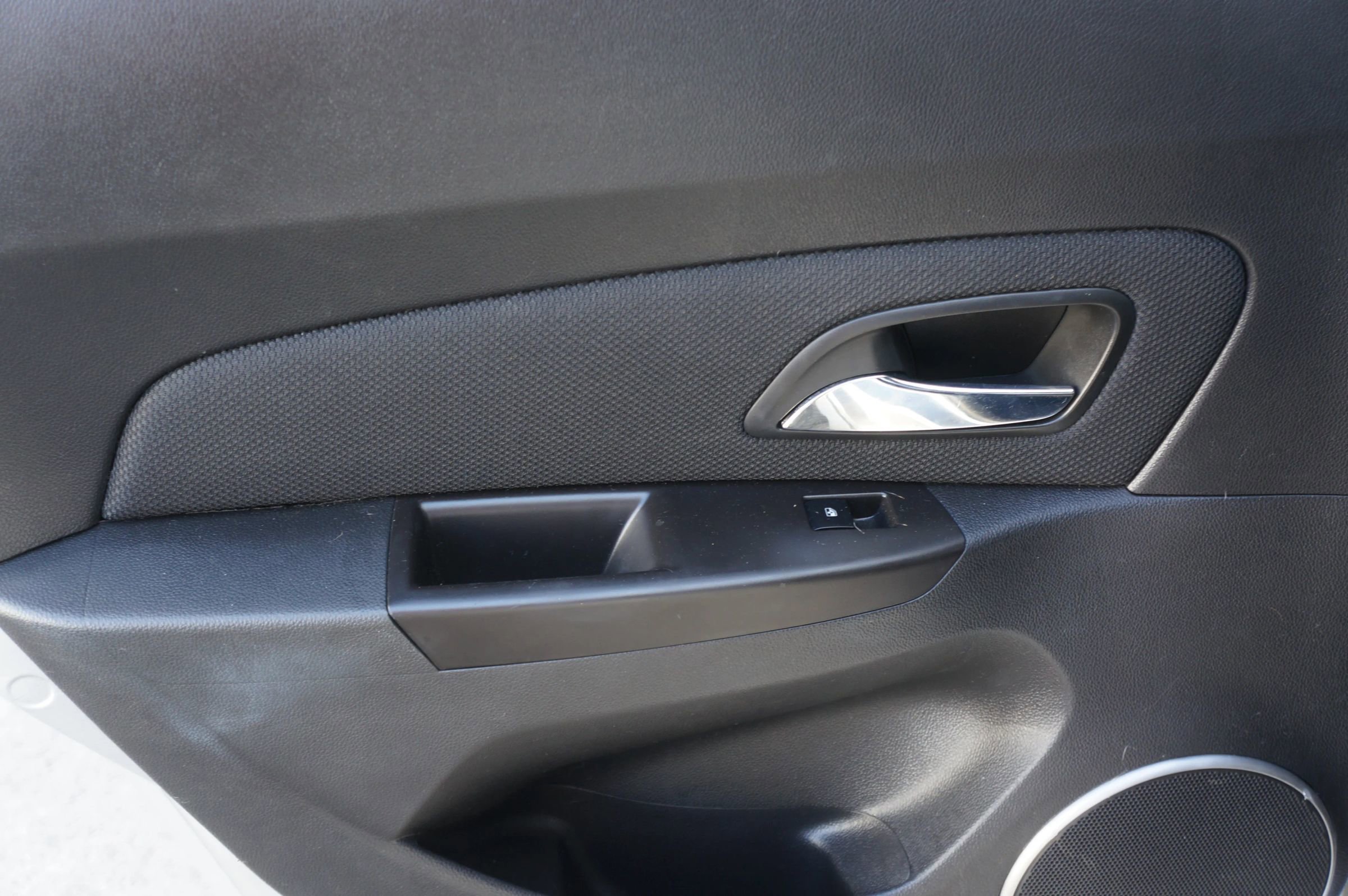 Used 2015 Chevrolet Cruze LT w/ Sun And Sound Package image 24