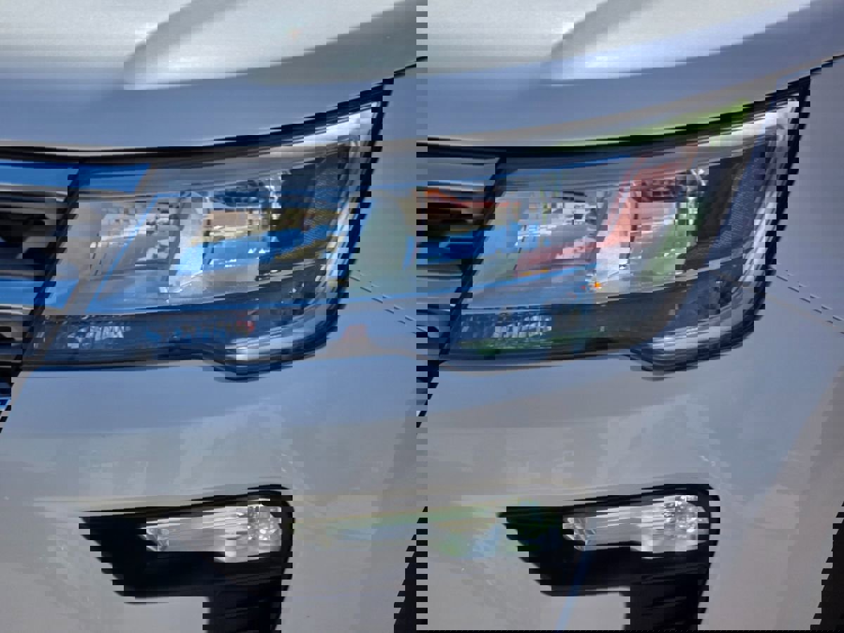 Used 2018 Ford Explorer XLT w/ Equipment Group 201A image 8