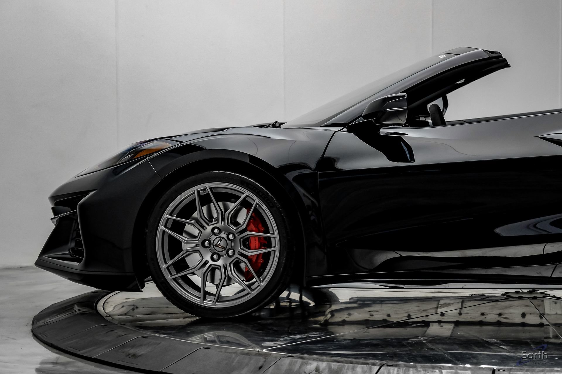 Used 2025 Chevrolet Corvette Z06 RWD image 11