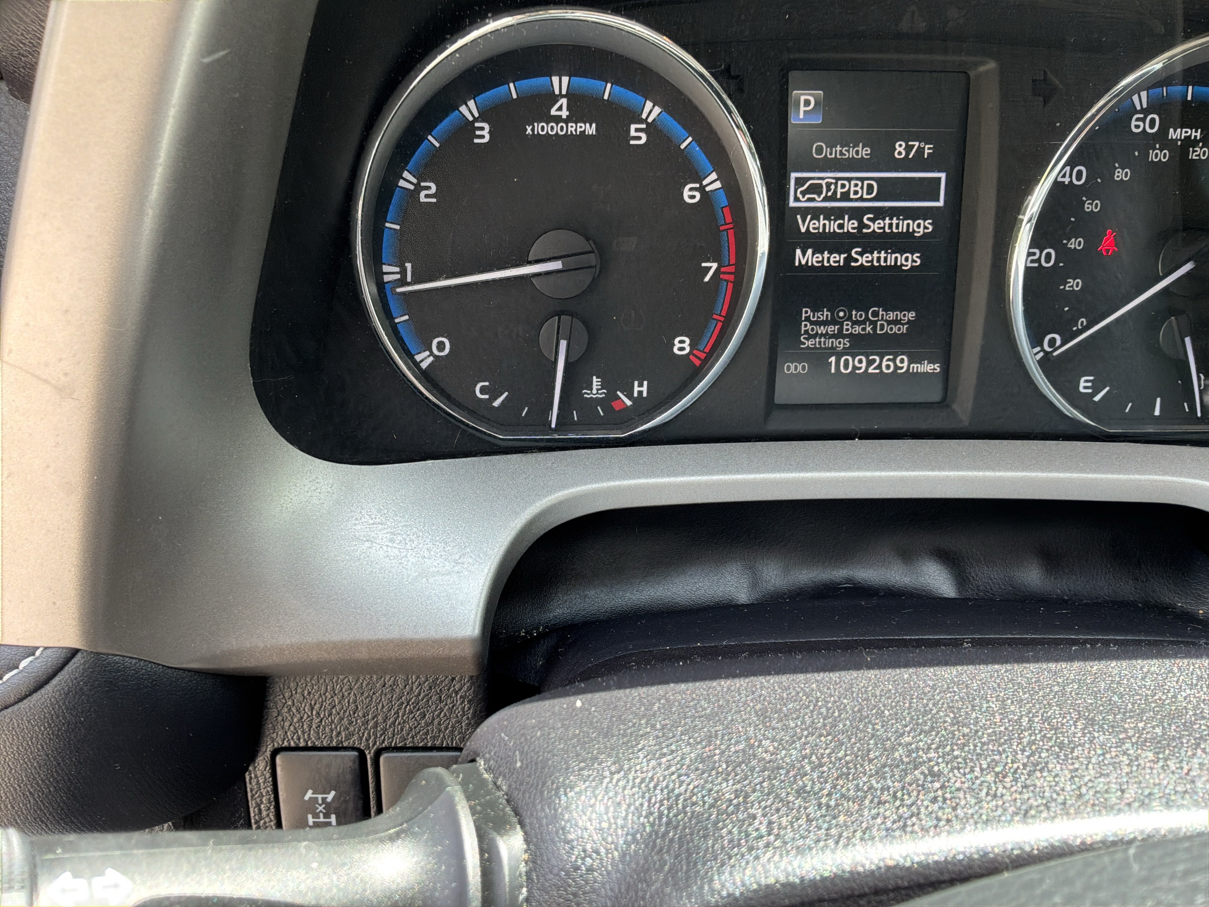 Used 2016 Toyota RAV4 XLE AWD/4WD image 22