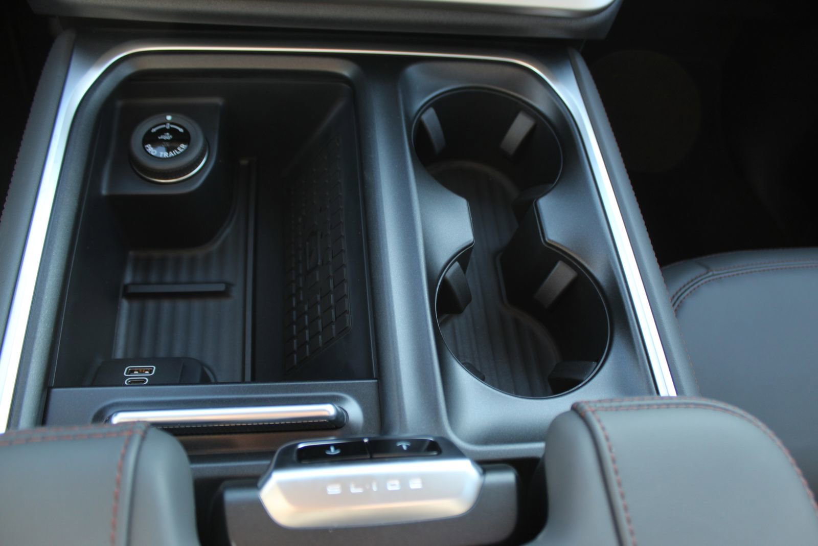 New 2025 Ford Expedition Active image 29