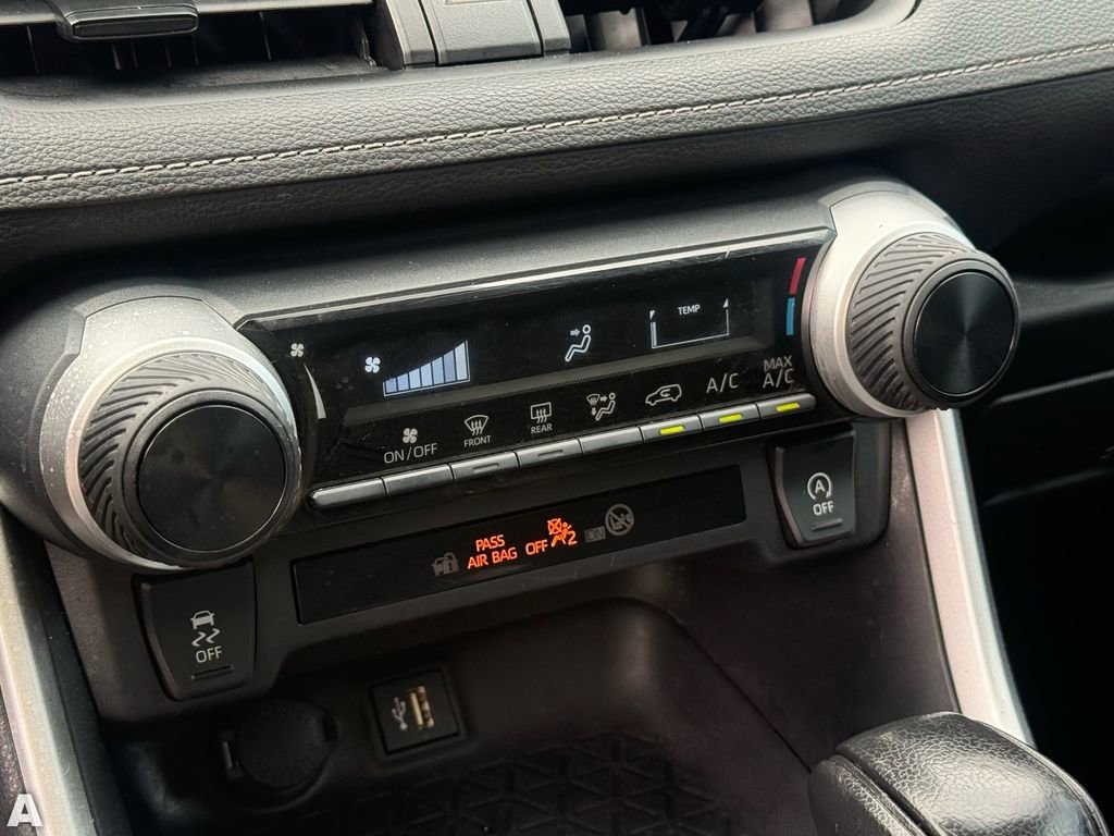 Used 2024 Toyota RAV4 LE image 22