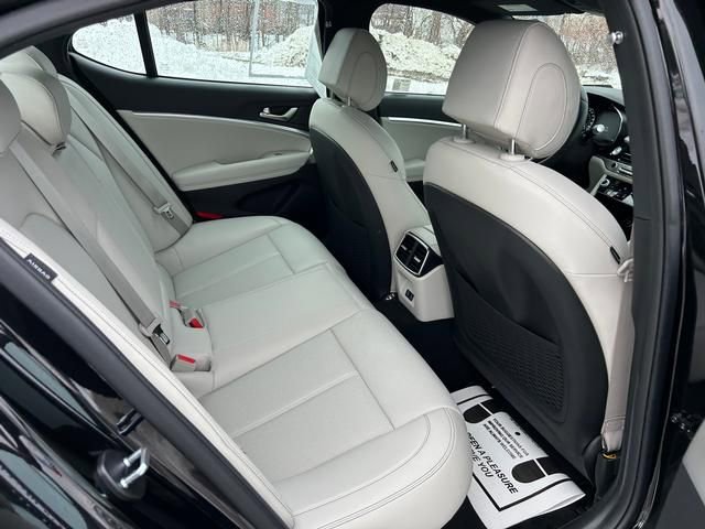 Used 2025 Genesis G70 2.5T image 28