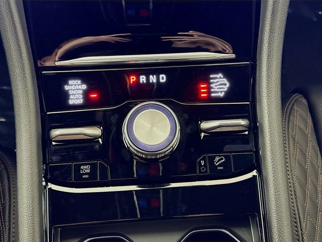 New 2025 Jeep Grand Cherokee Summit image 17