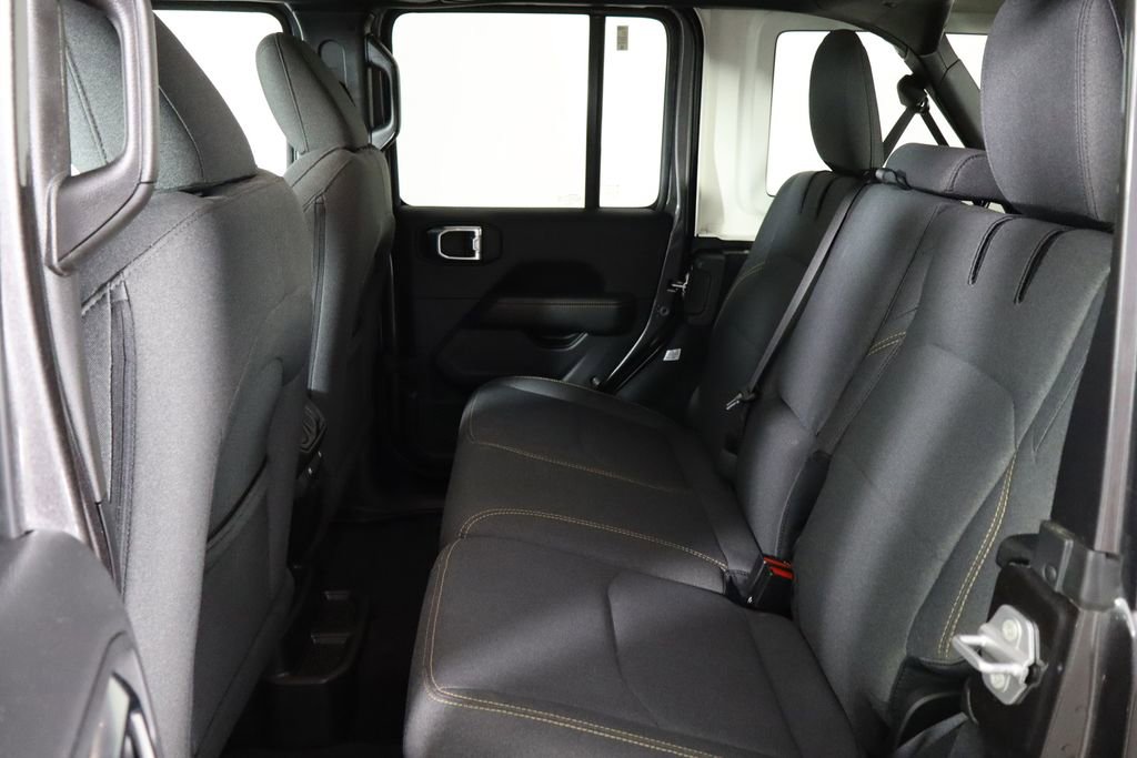 Used 2025 Jeep Wrangler Unlimited Sahara w/ Safety Group image 17