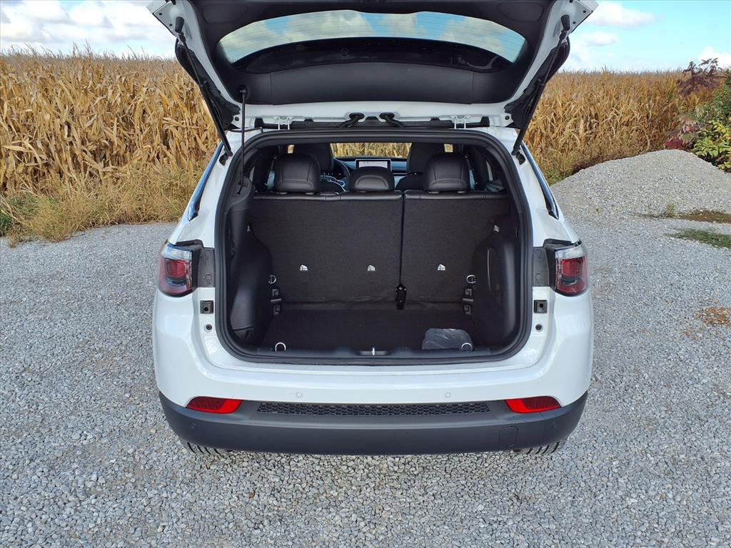 New 2026 Jeep Compass Limited image 30