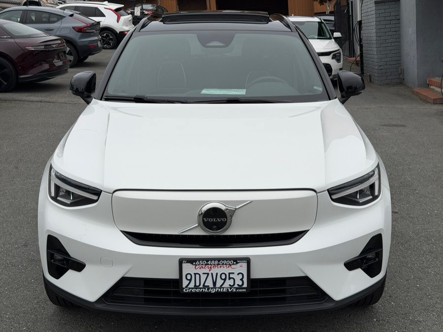 Used 2023 Volvo XC40 Recharge Plus AWD/4WD image 2