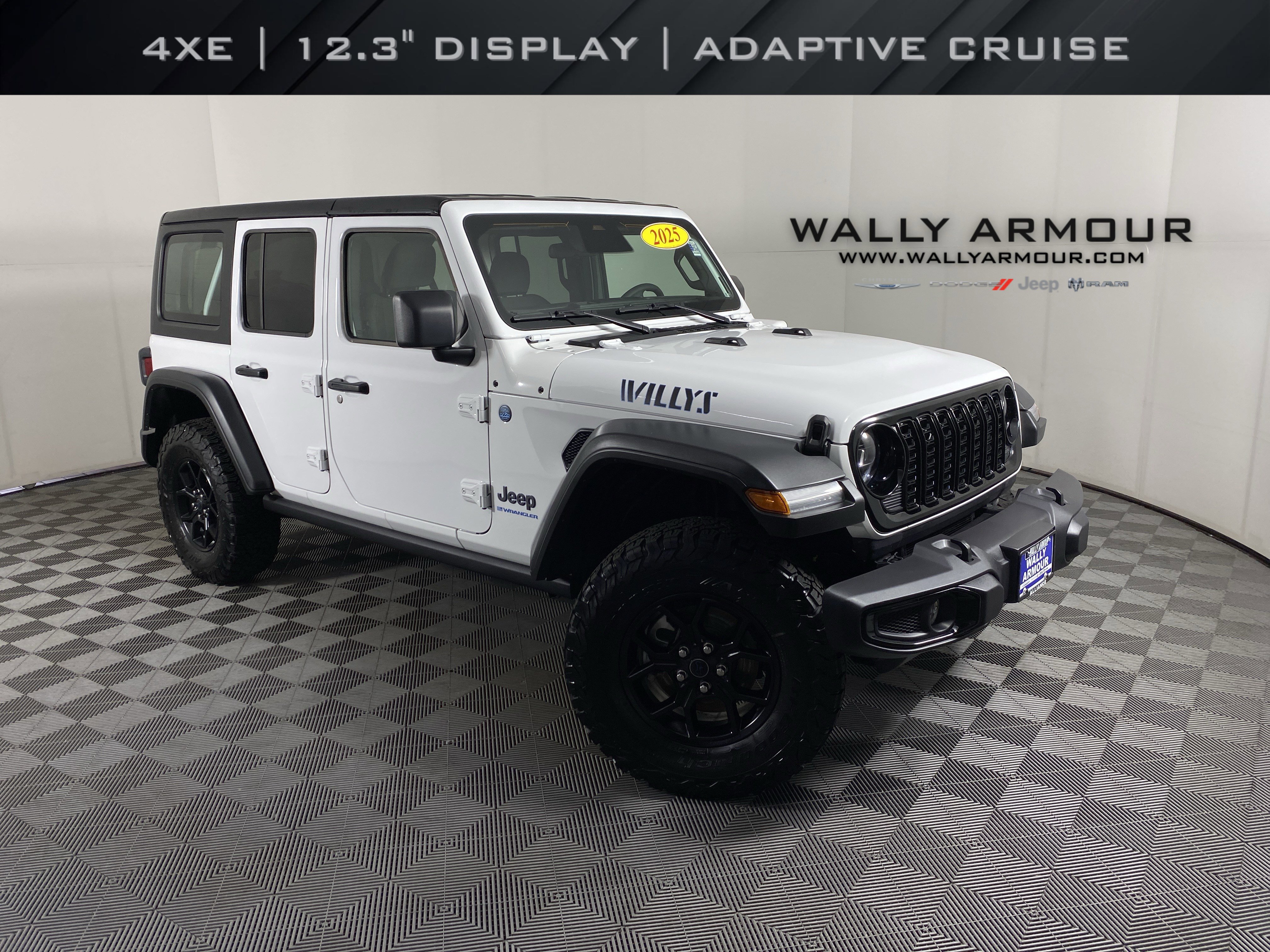 Used 2025 Jeep Wrangler Willys AWD/4WD image 1