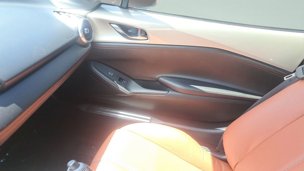 Used 2022 MAZDA MX-5 Miata Grand Touring w/ Weather Package image 16