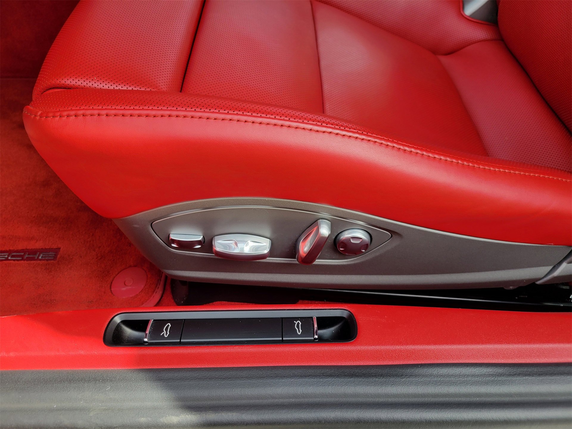 Used 2014 Porsche 911 Carrera S image 25