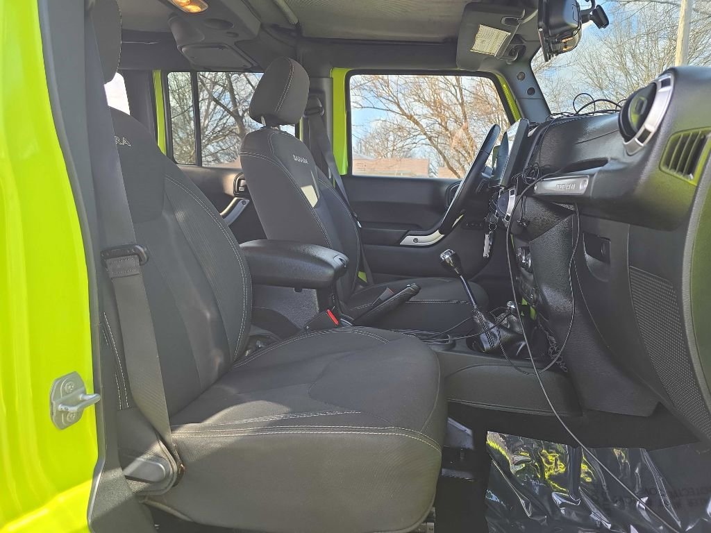 Used 2016 Jeep Wrangler Unlimited Sahara image 19