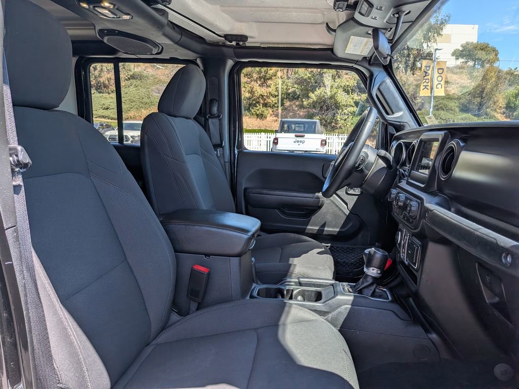 Used 2023 Jeep Gladiator Sport image 25