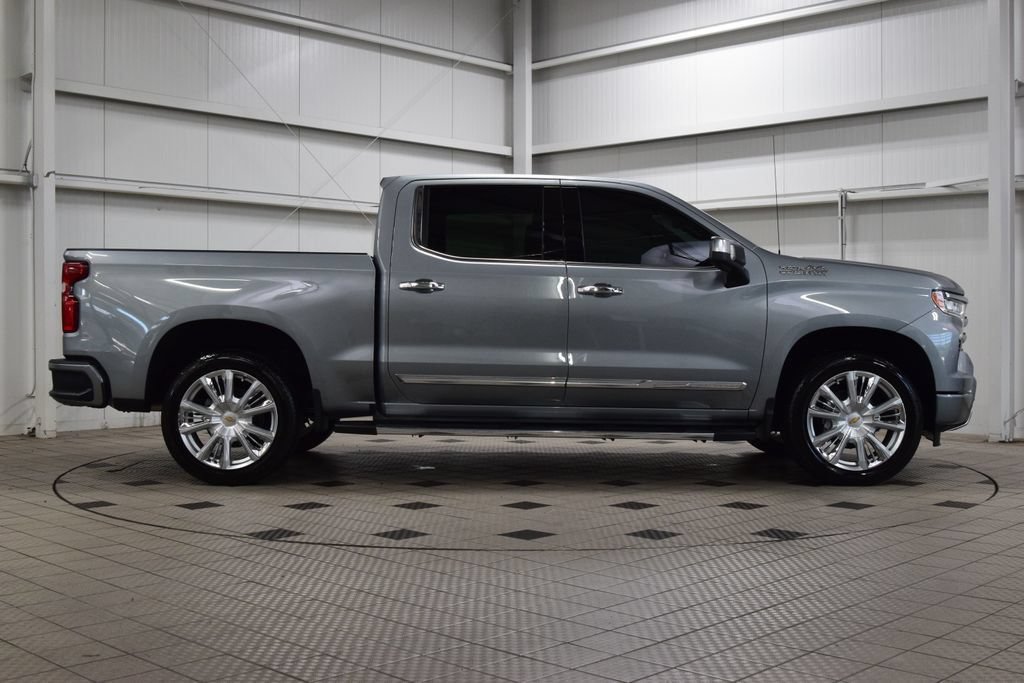 Used 2026 Chevrolet Silverado 1500 High Country w/ Technology Package AWD/4WD image 8