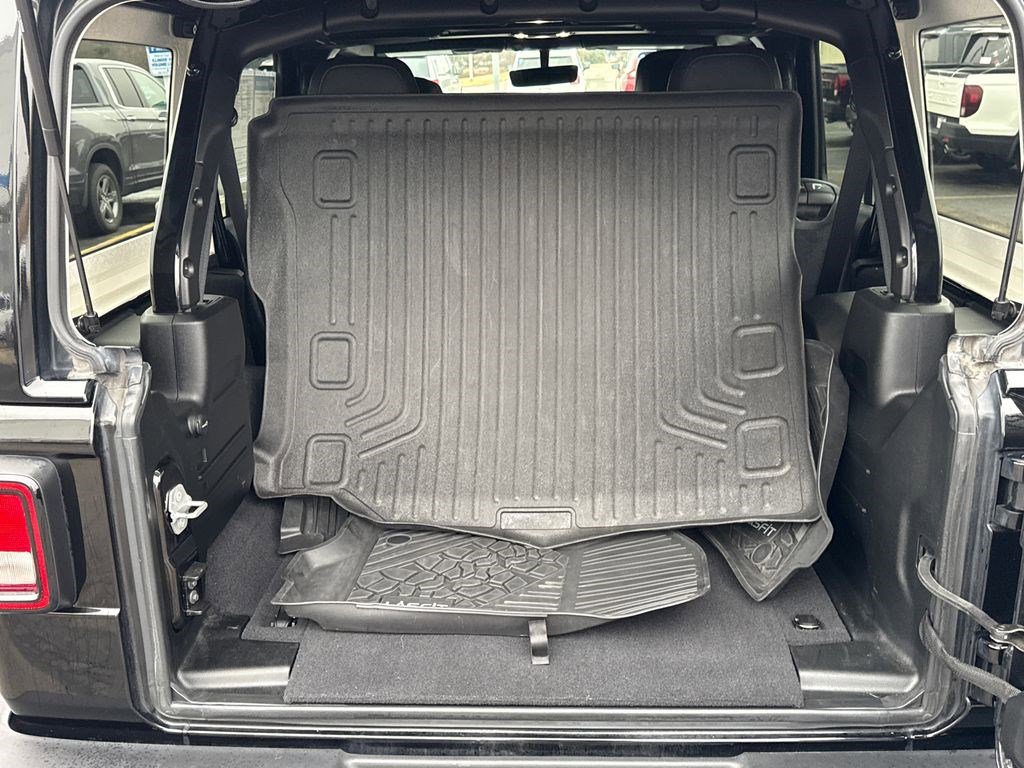 Used 2021 Jeep Wrangler Unlimited Sahara image 16