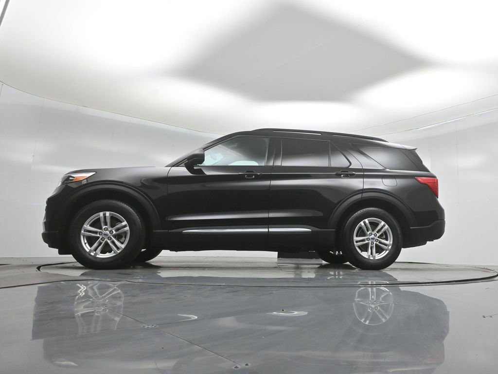 Certified 2023 Ford Explorer XLT RWD image 49
