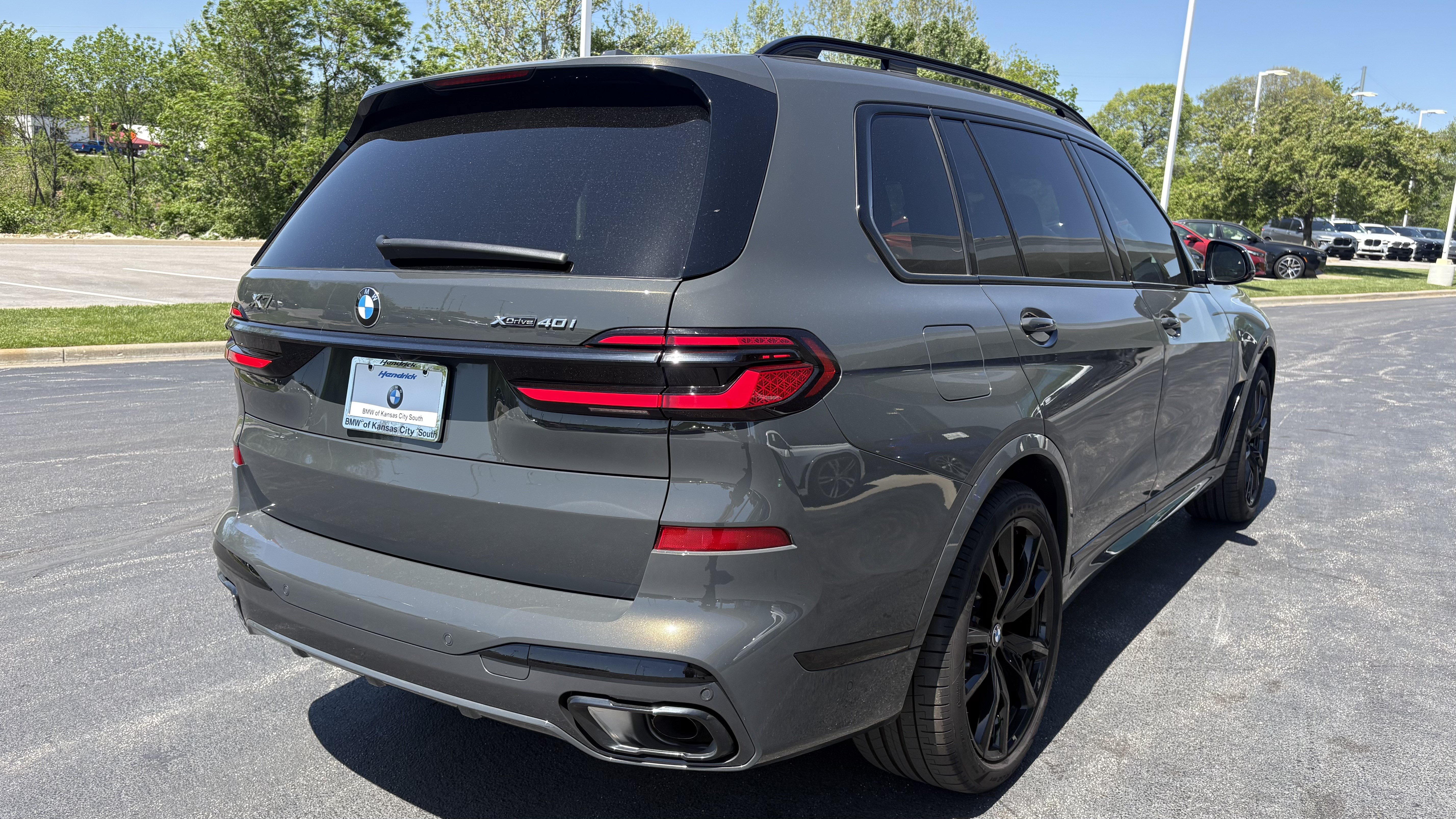 Used 2026 BMW X7 xDrive40i w/ M Sport Package AWD/4WD image 10