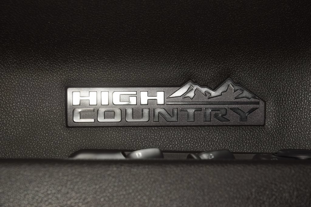 Used 2026 Chevrolet Silverado 1500 High Country w/ Technology Package AWD/4WD image 47