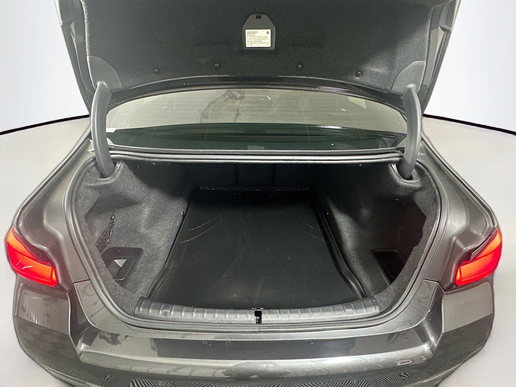 Used 2021 BMW 540i w/ M Sport Package image 31