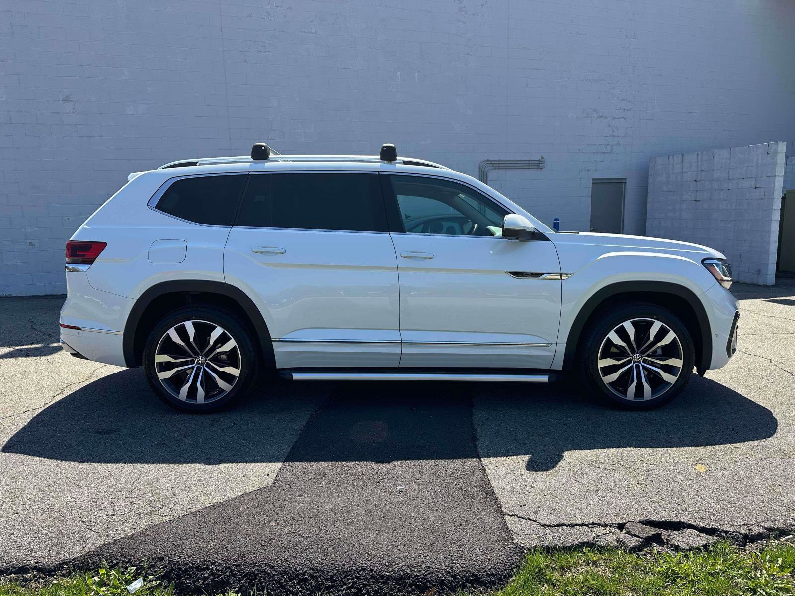 Certified 2023 Volkswagen Atlas SEL Premium image 5