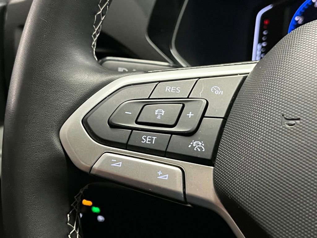 Used 2022 Volkswagen Taos SEL w/ Panoramic Sunroof Package AWD/4WD image 26
