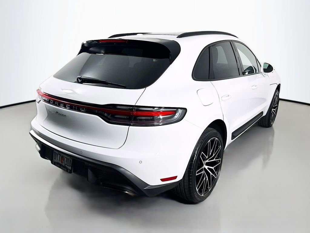 Certified 2026 Porsche Macan image 9