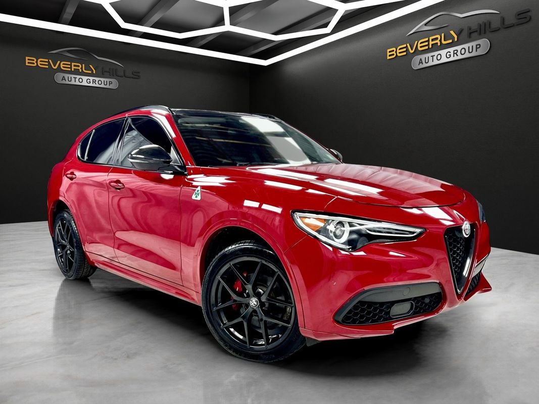 Used 2020 Alfa Romeo Stelvio Ti w/ Nero Edizione AWD/4WD image 7