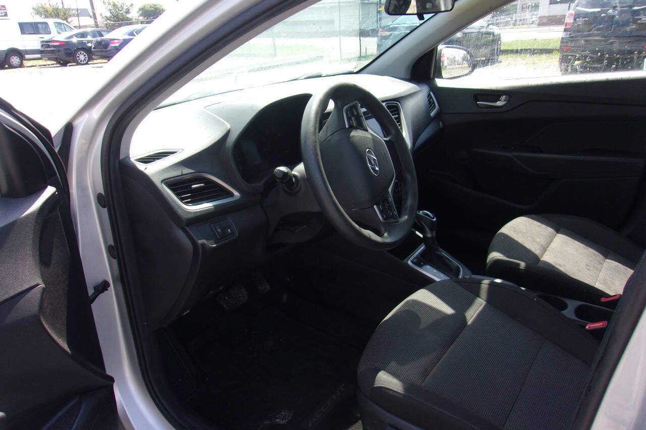 Used 2019 Hyundai Accent SE FWD image 10