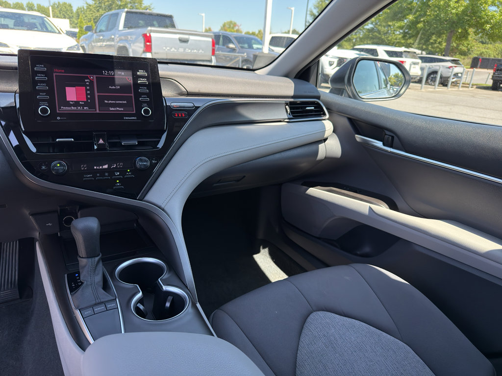 Used 2024 Toyota Camry LE image 27