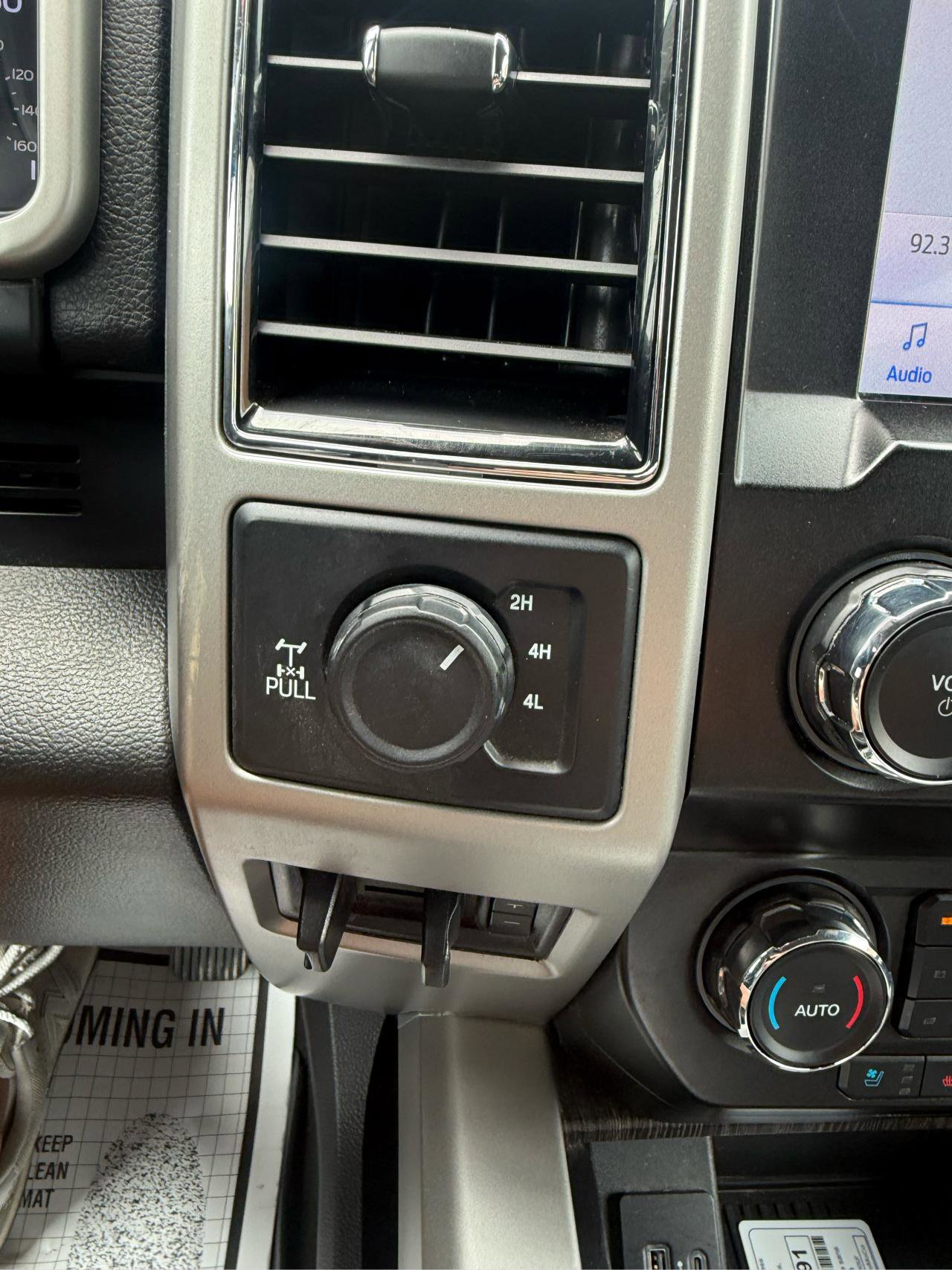Used 2020 Ford F250 Lariat w/ Tremor Off-Road Package AWD/4WD image 14