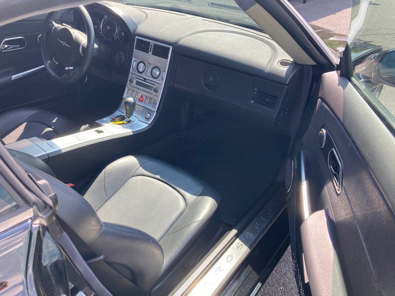 Used 2006 Chrysler Crossfire Limited image 18