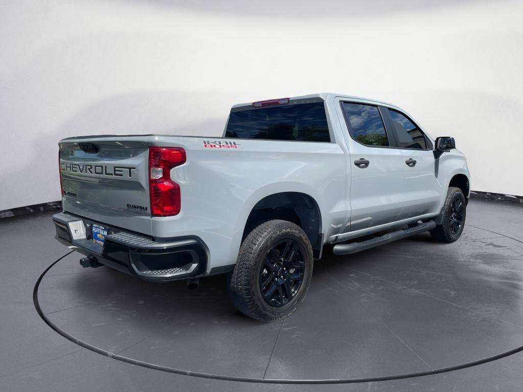 Used 2024 Chevrolet Silverado 1500 Custom Trail Boss w/ Turbomax Blackout Package image 5